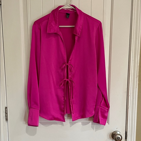 wild fable Tops - Wild Fable large Fuchsia Tie-Front Blouse EUC